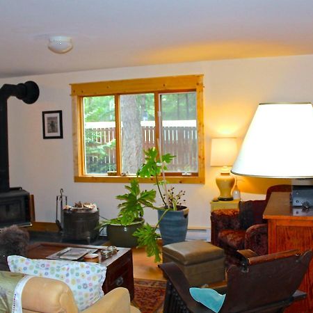 The Perch On Gabriola Bed & Breakfast Екстериор снимка