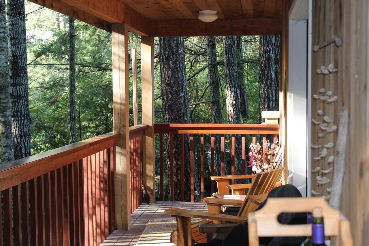 The Perch On Gabriola Bed & Breakfast Екстериор снимка